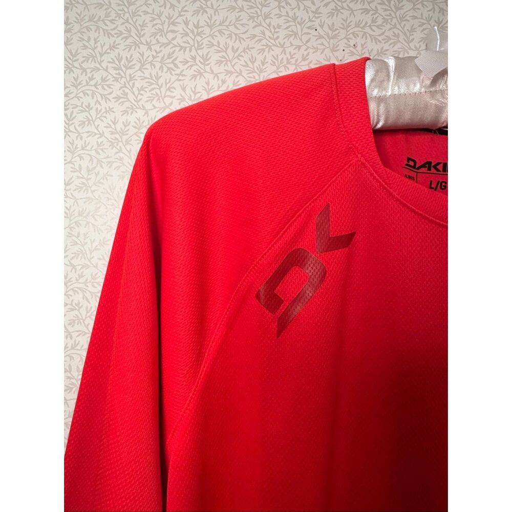 NWT Dakine athletic top - Picture 3 of 8